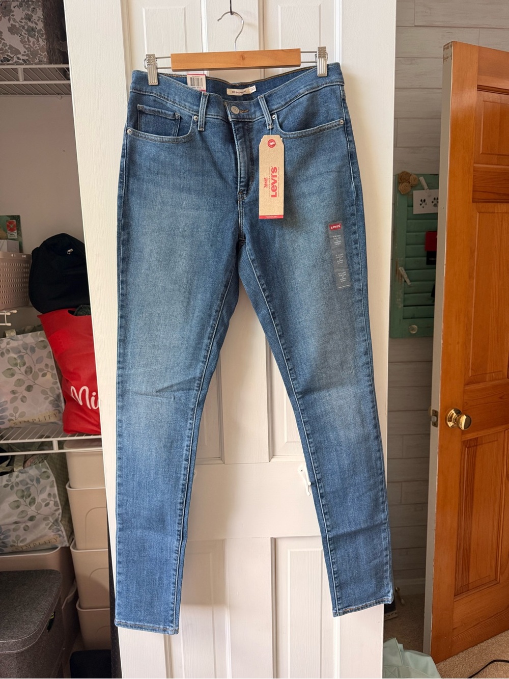 Levi's Women's Skinny Jeans in Medium Blue Wash